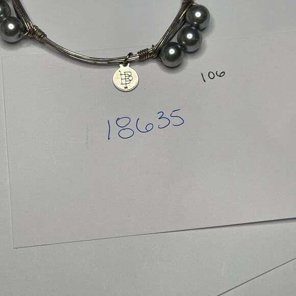 BOURBON & BOWETIES silver tone bracelet bangle gray faux pearls wire wrapped - Picture 8 of 8